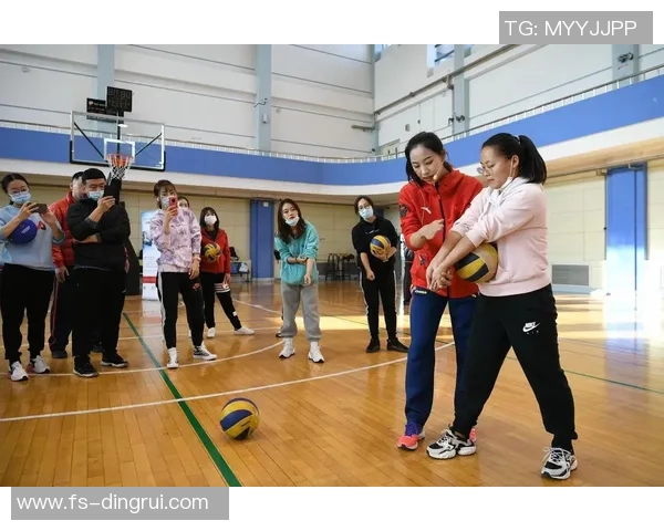 吴芳畅谈排球生涯与欧冠足球的交汇与启示 吴芳畅谈排球生涯与欧冠足球的交汇与启示